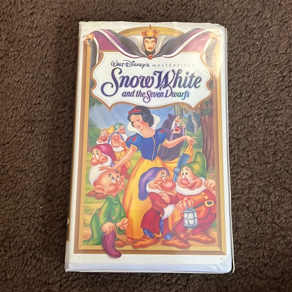 Snow White and the 7 dwarfs vhs tape - Picture 1 of 5